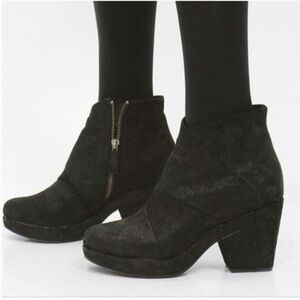Eileen Fisher Coax Black Soft Grained Texture Leather Platform Boots